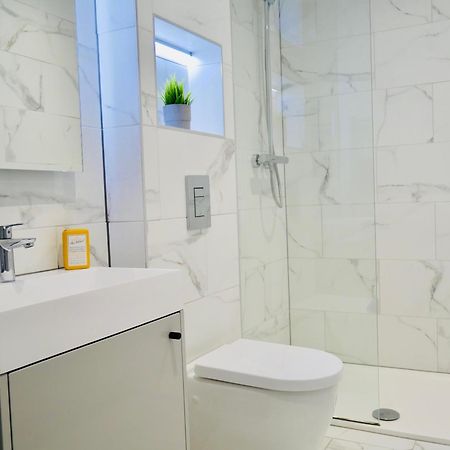 Beautiful Alumpointe Apartment - 400M To The Beach Борнмът Екстериор снимка