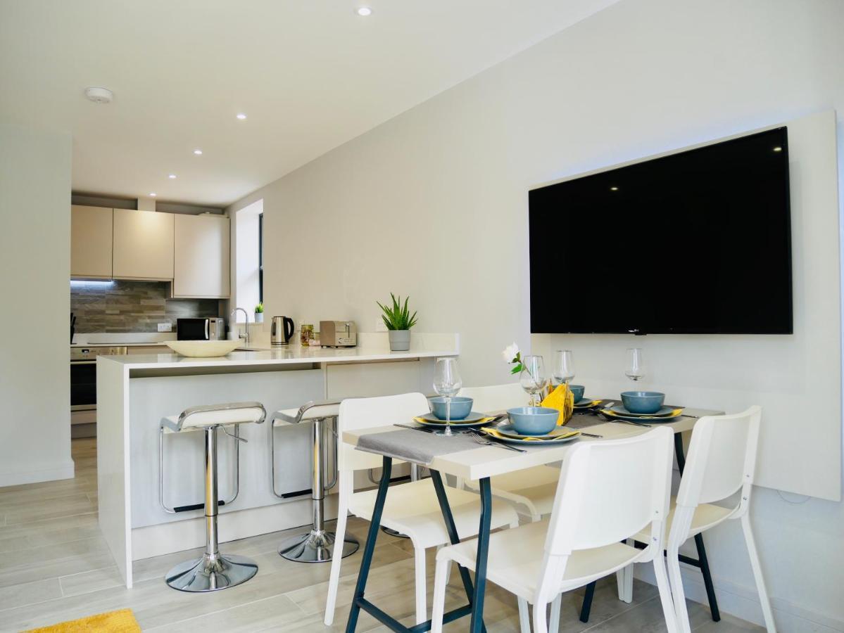 Beautiful Alumpointe Apartment - 400M To The Beach Борнмът Екстериор снимка