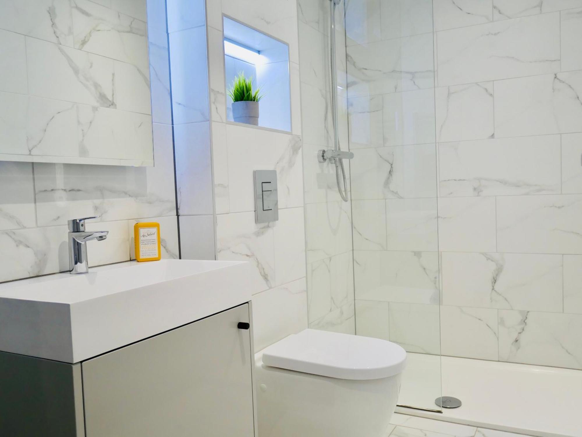 Beautiful Alumpointe Apartment - 400M To The Beach Борнмът Екстериор снимка